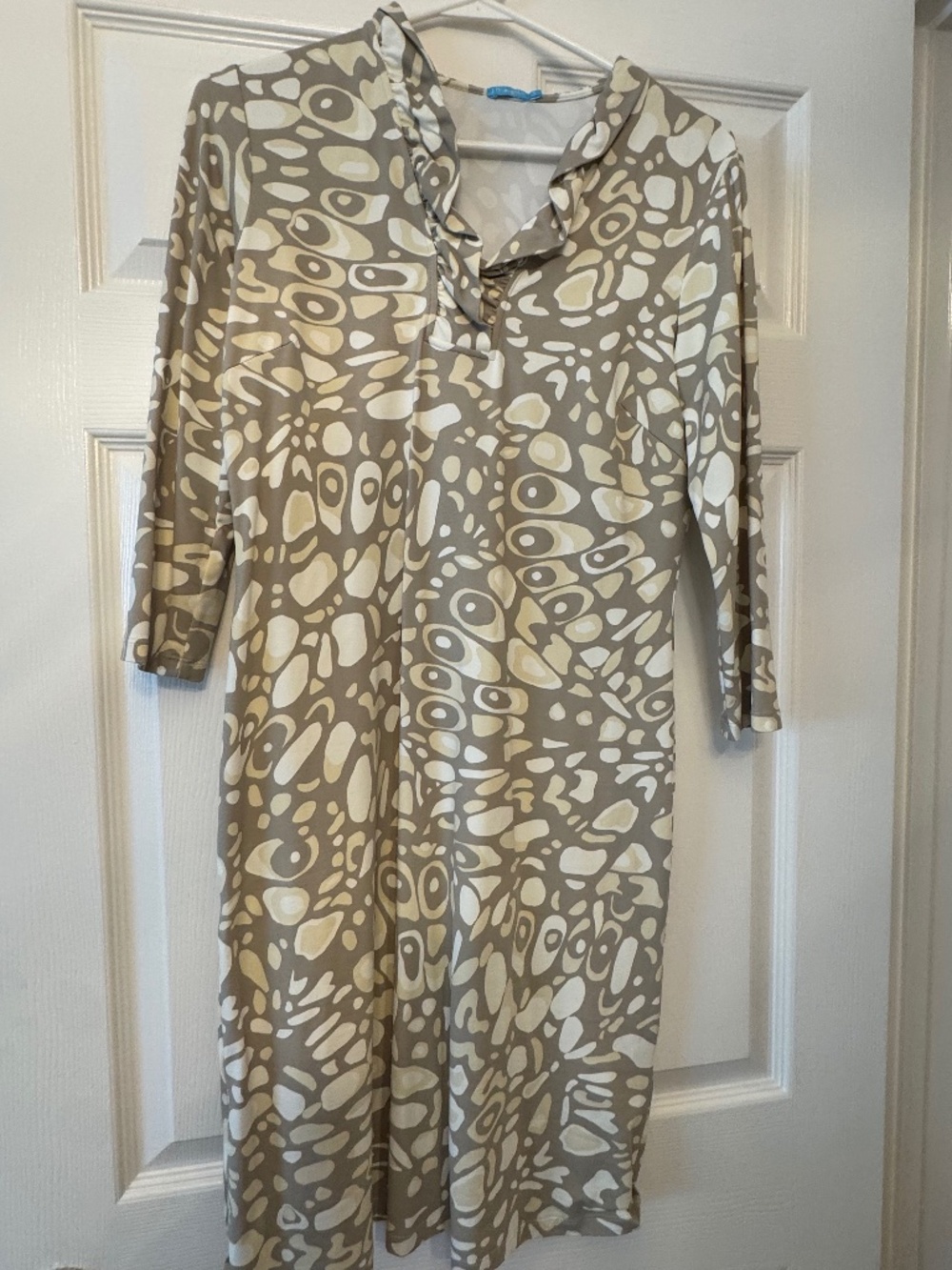 J McLaughlin Dress Women S Taupe Geometric Catalina Cloth Sheath Ruffle V Neck